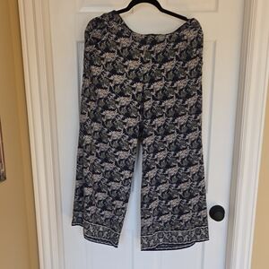 Max Studio Navy Floral Pants